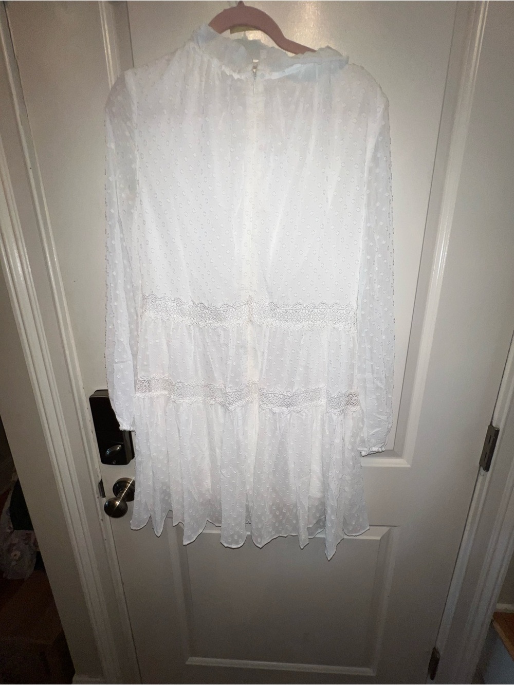 LUMIE white Mini dress. New with tags.
Size: XL. Asking: $98